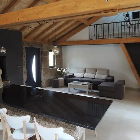 A Muralha Da Junqueira