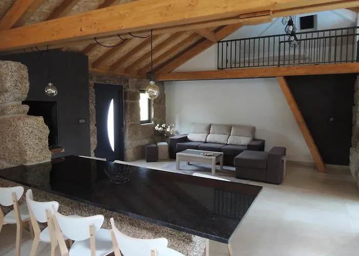 A Muralha Da Junqueira